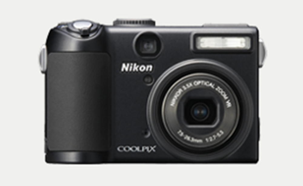 Nikon COOLPIX P5100 product photograph