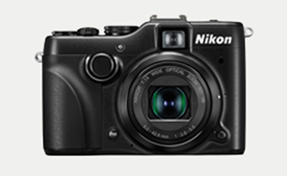 Nikon COOLPIX P7100 product photograph