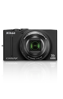 Nikon COOLPIX S8200 product photograph