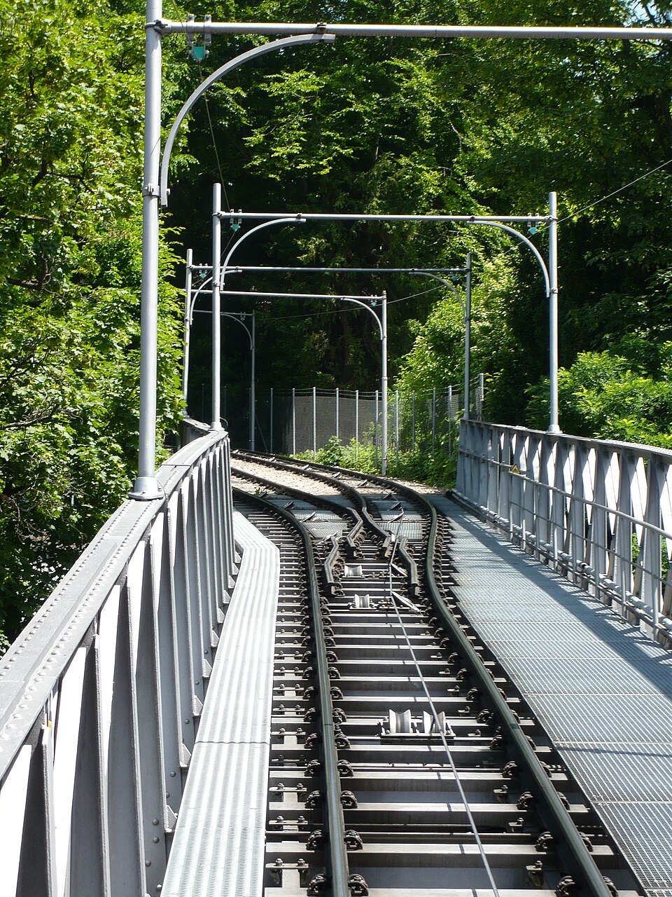 Zürich Polybahn 1000377 — photographed with Panasonic Lumix DMC-FX55