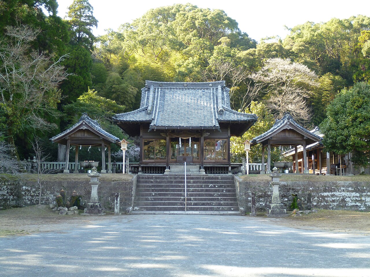 Takeda shrine — photographed with Panasonic Lumix DMC-FX70