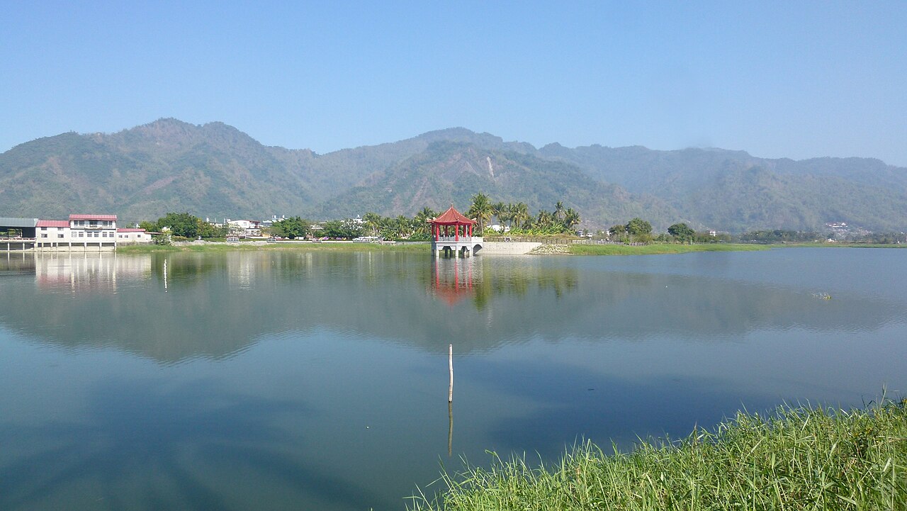 2012 美濃中正湖 Meinong Zhongzheng Lake — photographed with Panasonic Lumix DMC-FX700