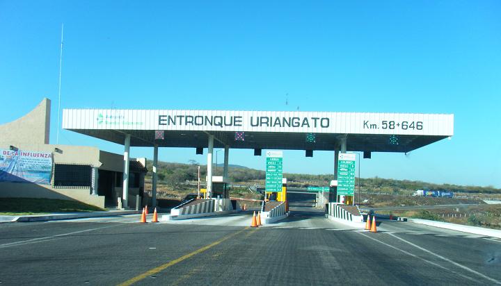 Entronque Uriangato.jpg — photographed with Fujifilm FinePix Z200fd