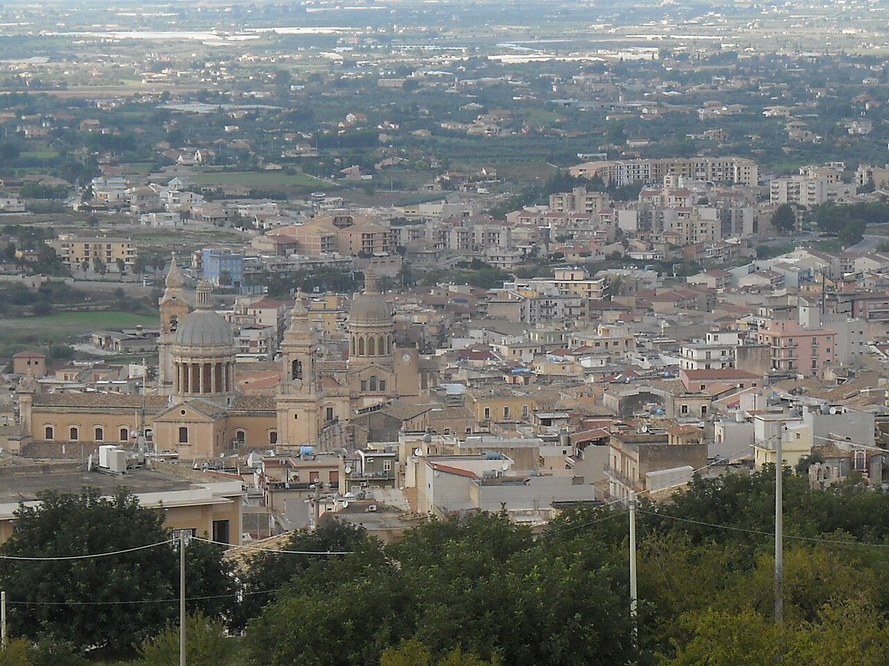Panorama-Comiso.jpg — photographed with Nikon COOLPIX L16