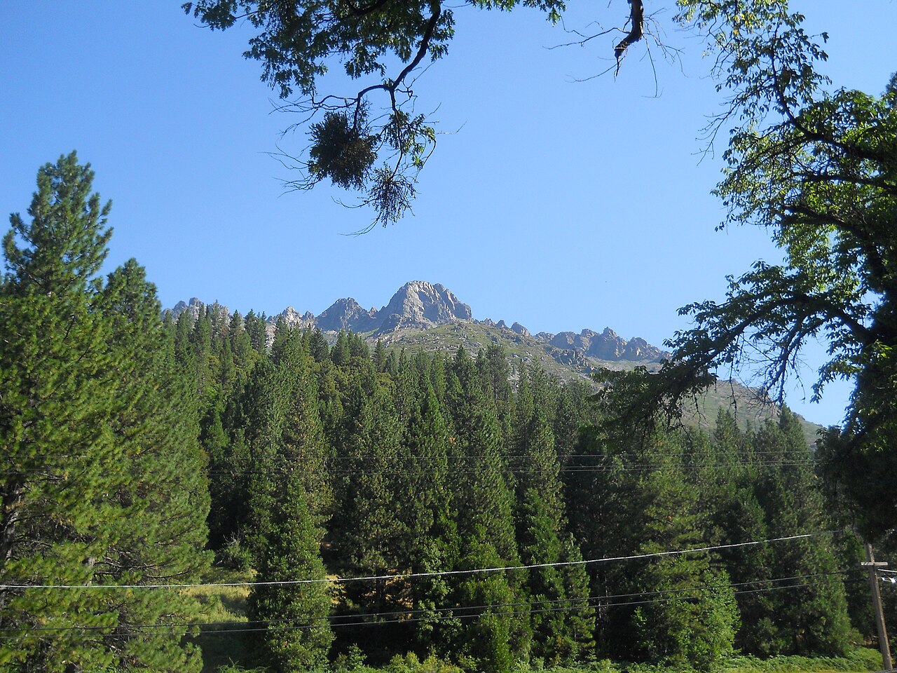 SierraButtes.jpg — photographed with Nikon COOLPIX L22
