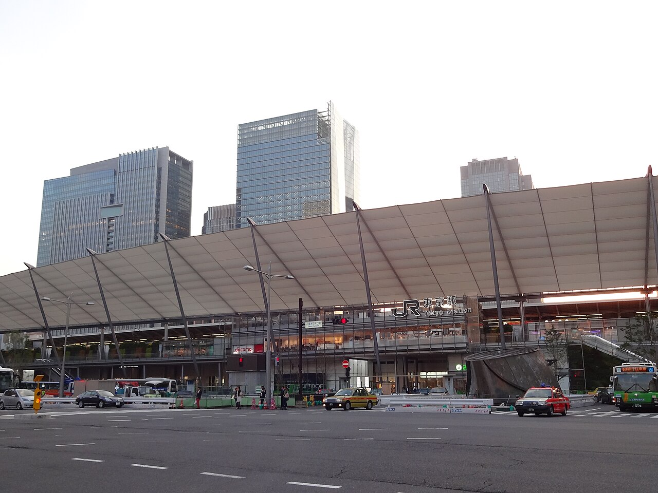 Tokyo Station Yaesu entrance.JPG — photographed with Sony Cyber-shot DSC-WX170